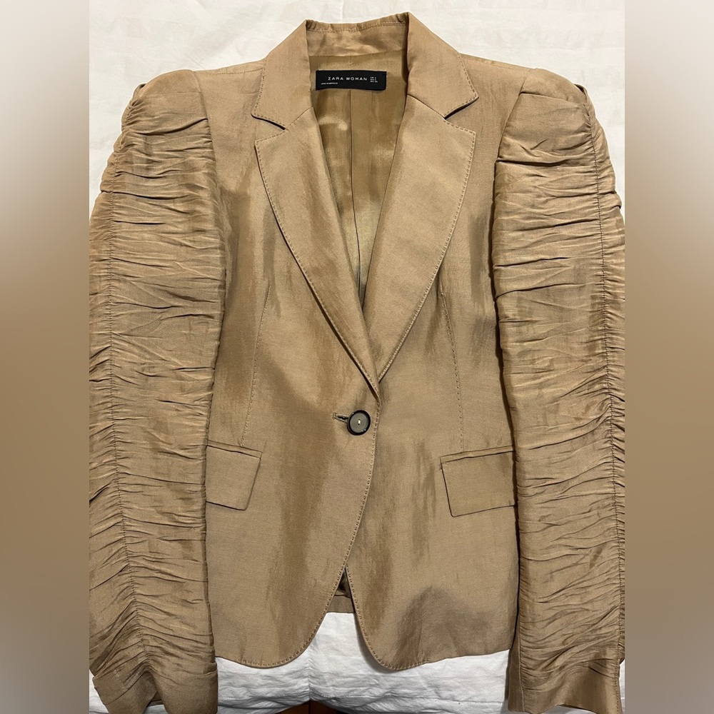 Zara Short Blazer, size S